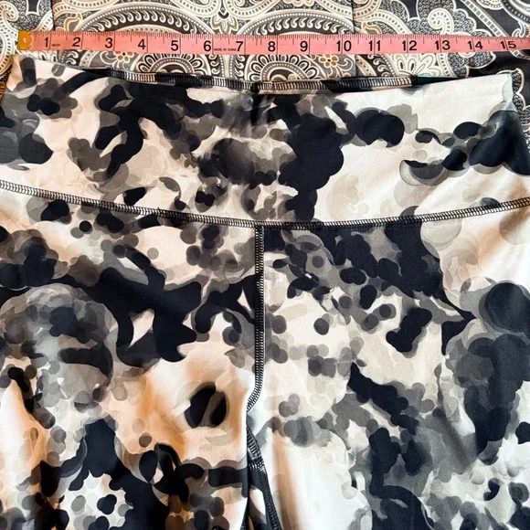 DSG Performance High Rise Capri Workout Leggings Large - Picture 6 of 6